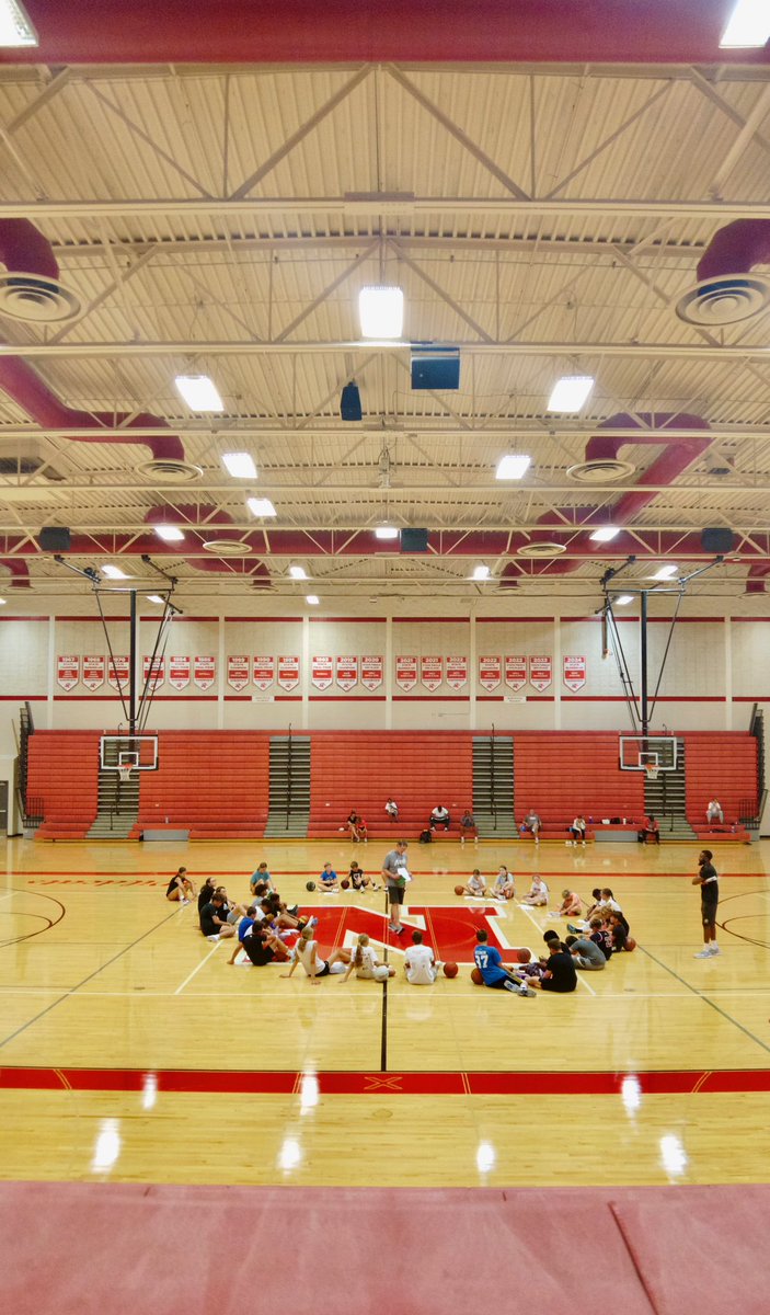 OnefiveWarner's tweet image. Huge shout out to @trevor_chalmers and #MakeShots for a great camp tonight. #fundamentals #shootingcamp