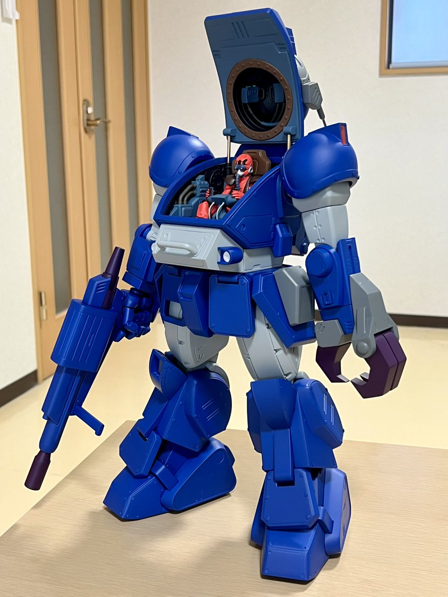 hirorongt3's tweet image. 遂に出来ました。✨
全高41cm (アンテナ先)
重量2.3kg
製作期間9ヶ月
原型ノリモータース様
ハッチは固定で開く形に。
コクピット内部はやまとから移植。
DTライフル・爆雷投射システム・アイアンクローはプラ板自作。
やれるだけの事はやりました。悔いはありません。(´ω`)
#ラビドリードッグ12分の1