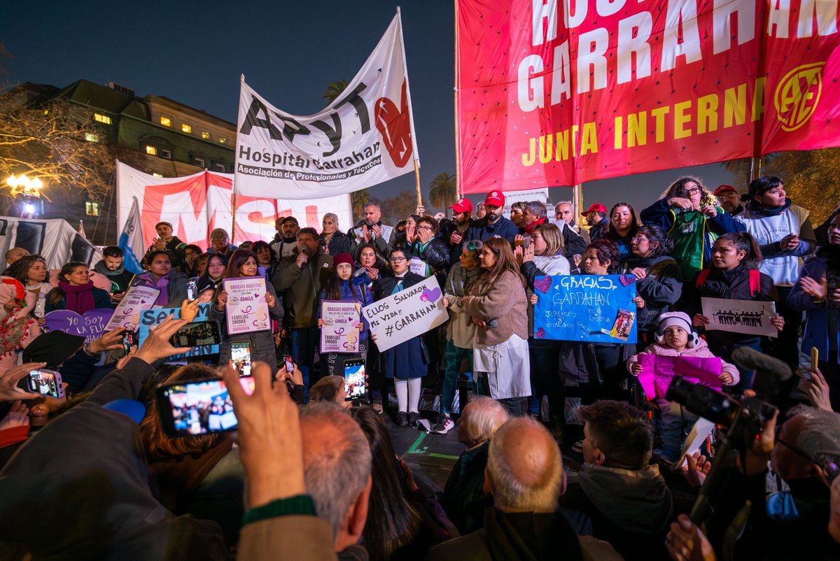JavierGabino's tweet image. Gran movilización por el Garrahan, la defensa de la salud pública y la unidad de todas las luchas. Aplicamos el protocolo del derecho a la protesta.