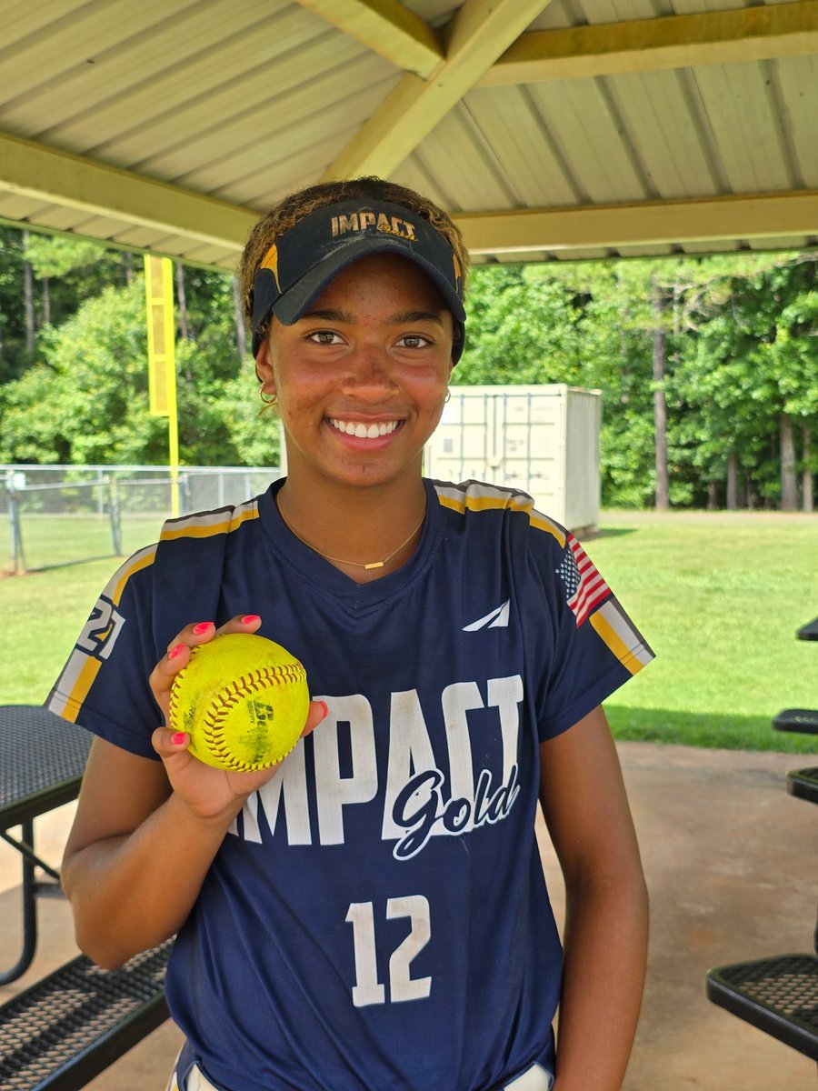 ImpactGold08GA's tweet image. Not easy to hit bombs today since fence was 225. But @Chelsea_Lewis12 was up to the challenge. This is a can’t miss 2027. #Soproud