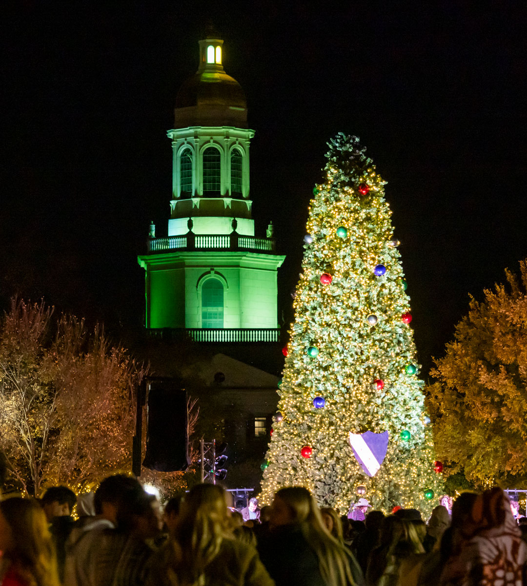 Baylor's tweet image. Weather app: Sunny, with a high of 95. โ๏ธ
Us: Christmas in July sounds pretty good right about now... ๐ป๐