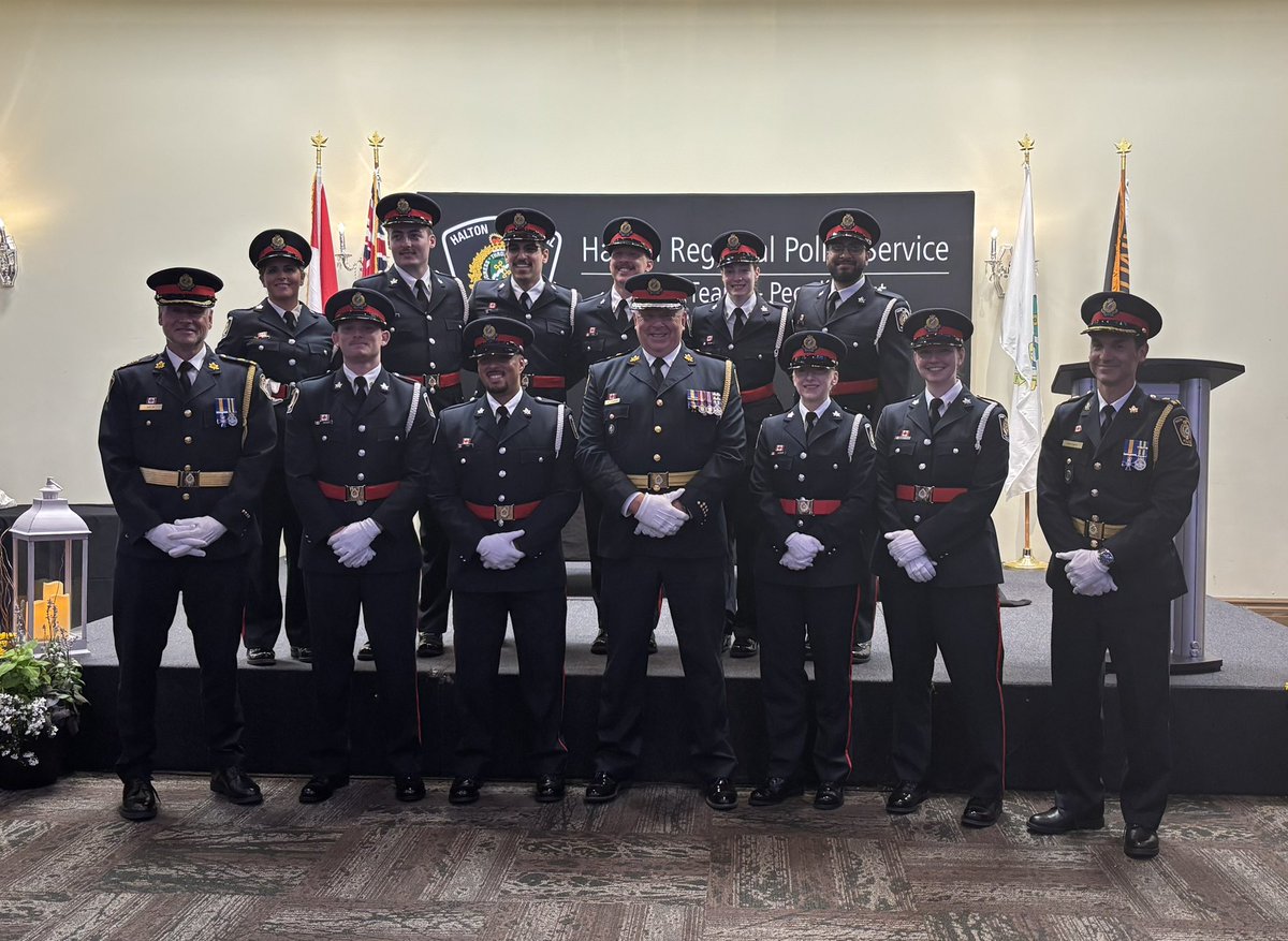 HaltonPolice's tweet image. At this evening’s Swearing In Ceremony, we proudly welcomed nine new Constables and 16 civilian members to our Service.
With loved ones and colleagues in attendance, we thanked them for choosing #Halton, recognized their bravery, and wished them the very best as they embark on…