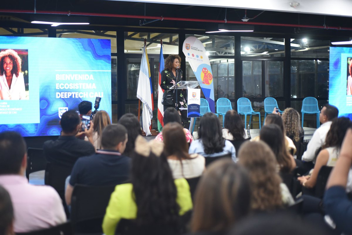 DEconomicoCali's tweet image. ¿Qué es #DeepTech? 

Emprendimientos basados en ciencia e investigación 🔬 ¡En Cali pasamos de 4 a 17 startups científicas en un año! 💡🌍 Desde #YAWA seguimos impulsando una ciudad + sostenible, inteligente y conectada. 

#InnovaciónCientífica #Startups #Cali