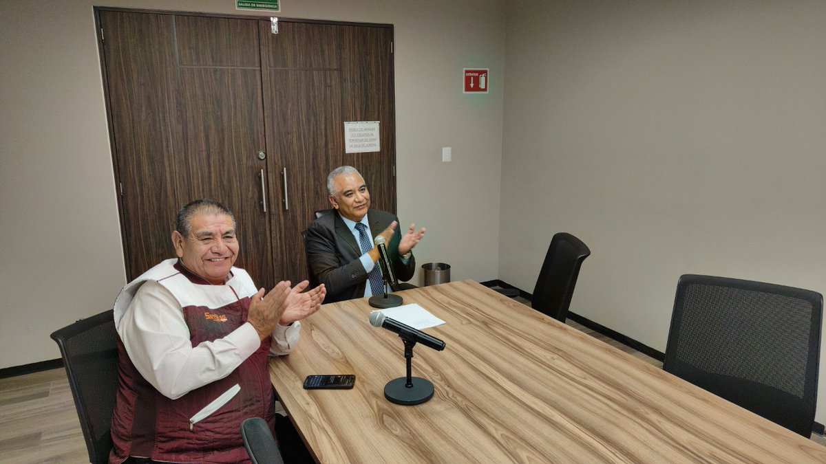 🎓 Con gran agrado les compartimos que se llevó a cabo la clausura del Diplomado en Comunicación de la Ciencia y la Tecnología, promovido por la Sección 60 del SNTE. 
Este diplomado fue diseñado por los profesores:
- Rafael Pérez Solano, secretario general de la D-V-49 y