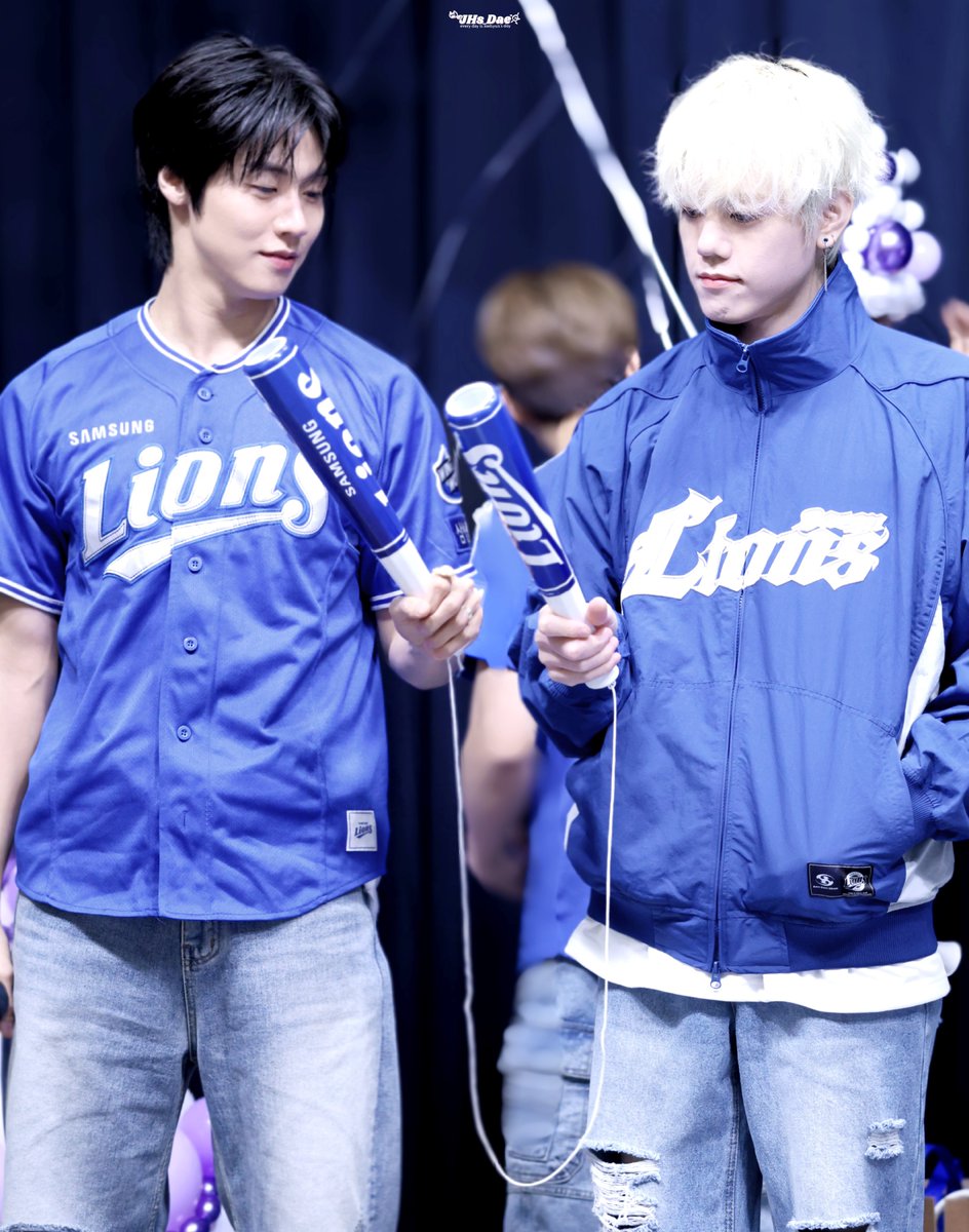 250715 사운드웨이브 팬싸

야구부 선배님들…

#엔플라잉 #이승협 #차훈