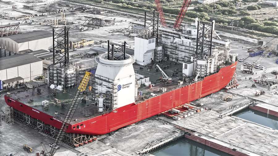 ToughSf's tweet image. Triple world record for 23,000 tons moved on 800 self-propelled axles:
-largest number of axle lines under one load,
-heaviest weight moved by SPMT axle lines
-heaviest load on wheels transferred onto barges
cranebriefing.com/news/new-spmt-…