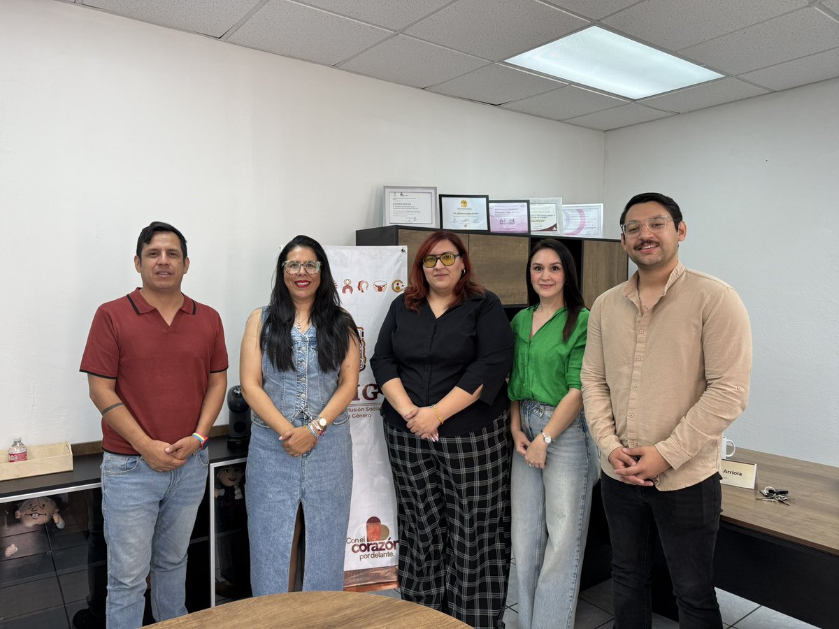 En Mexicali, sostuvimos una reunión con la titular de la Secretaría de Inclusión Social e Igualdad de Género de Baja California, Lic. Rebecca Vega Arriola, así como con representantes de la Comisión Estatal del Sistema Penitenciario. En representación de esta última, participaron