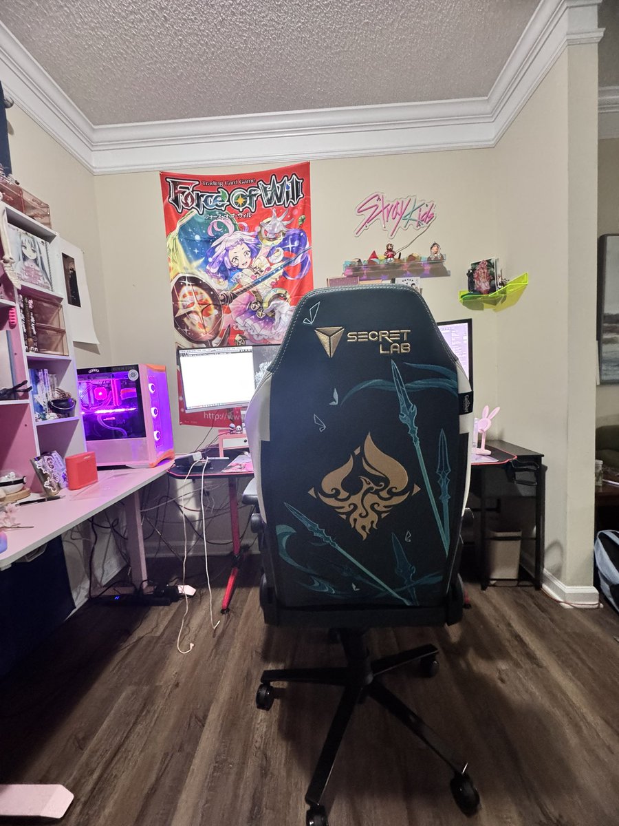 ladymichaelcera's tweet photo. New chair new chair! #secretlab @secretlabchairs @GenshinImpact https://t.co/GE2VT2ycis