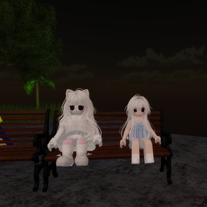 floofuffle's tweet image. 'kek tikus' (sobbing) padahal kalau sebelahan sm @esterkapar gedean ak