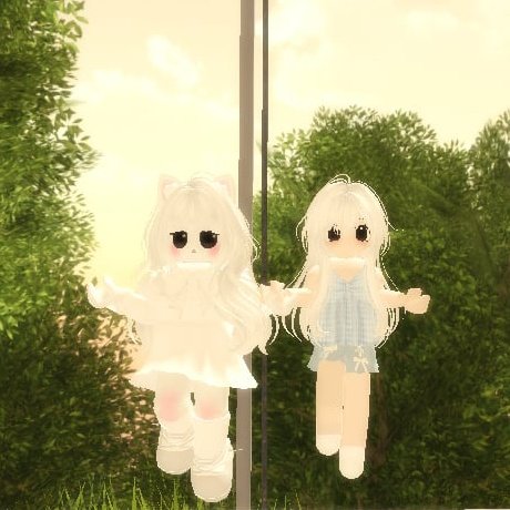 floofuffle's tweet image. 'kek tikus' (sobbing) padahal kalau sebelahan sm @esterkapar gedean ak