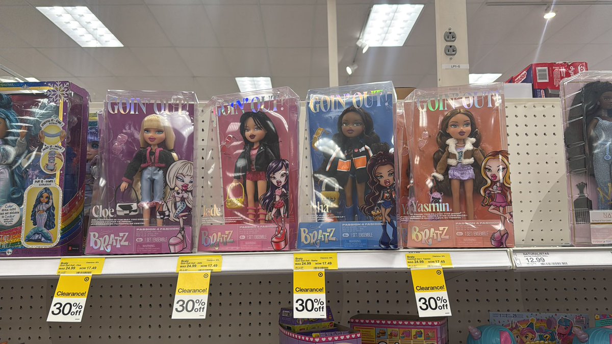 cholewheeler's tweet photo. i want sasha but she has an imperfection https://t.co/JCc5obRuqR