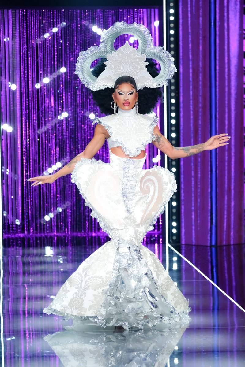 adutbadboy's tweet image. THIS IS ADORA BLACK!!!!!!

#DragRaceBR #DragRace