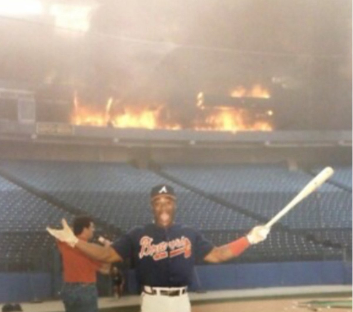 JohnFricke's tweet image. I was not in the stadium for Hank’s 715th or for the WS win over the Indians (killed me, stuck in NY at a network event).
The 4 wildest thing I ever saw at AFCS. In no order…
- The Welcome Fred fire
- Sid Slide
- The Fight!
- OMG the Canadian flag is damn upside down!