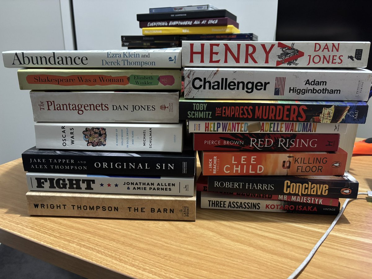 Sam_Vecenie's tweet image. Books read from the last 5 or so months, will pick up the pace a bit here over the summer.