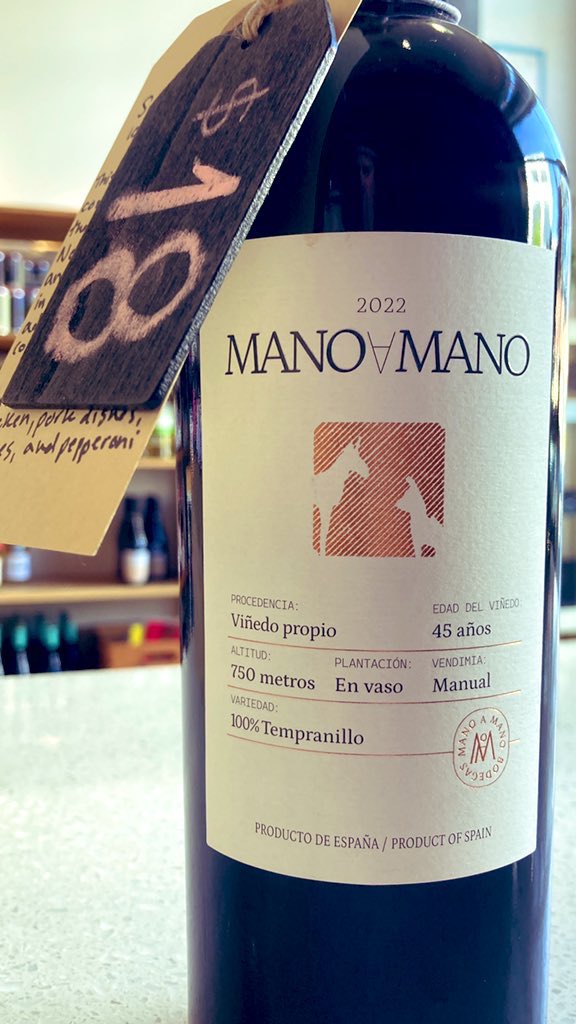 WineStopDTLA's tweet photo. The extra shopping hour starts now at #WineStop #DTLA!
Plenty of parking right out front (1025 S Santa Fe Ave) + around the corner on Sacramento St.
Come by, stock up, and Drink Better tonight.
See you soon! 🍷 https://t.co/HLRyc0hX8r