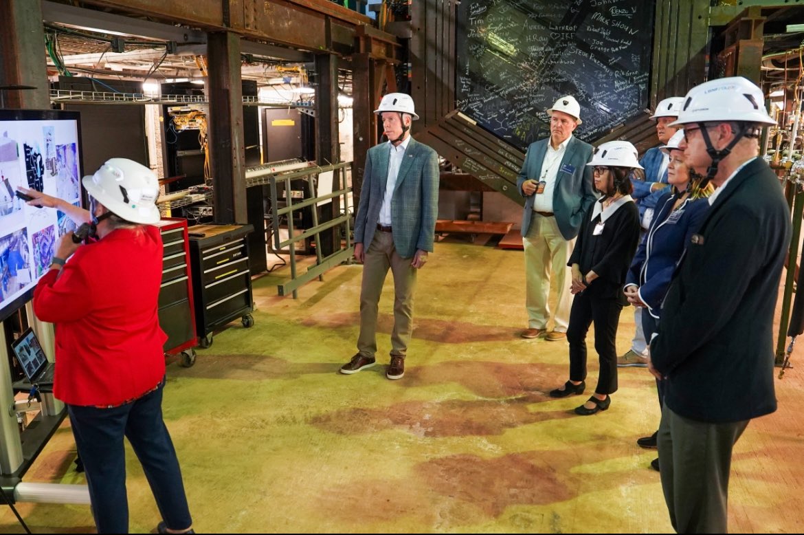 SecretaryWright's tweet image. Today, I visited @FERMILab where America’s top minds are utilizing AI, Quantum, and particle physics to streamline energy innovation and push the bounds of possibility.