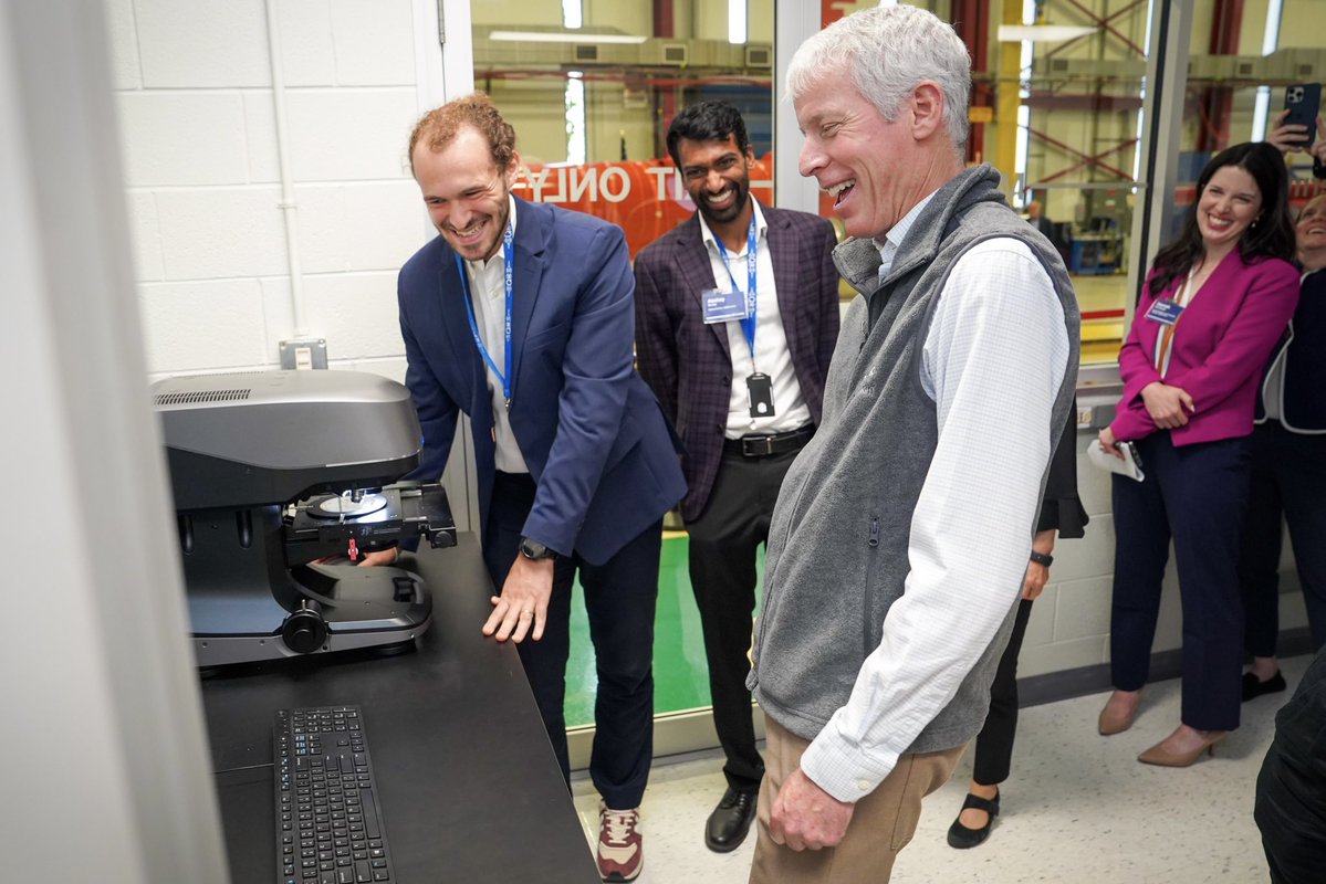 SecretaryWright's tweet image. Today, I visited @FERMILab where America’s top minds are utilizing AI, Quantum, and particle physics to streamline energy innovation and push the bounds of possibility.