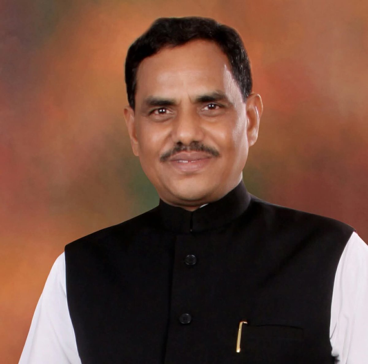 पूर्व लोकसभा सांसद पूर्व मंत्री श्री विशम्भर प्रसाद निषाद जी आपको जन्मदिन की हार्दिक बधाई एवं शुभकामनाएं बाबा काशी विश्वनाथ मां अन्नपूर्णा जी की कृपा सदैव बना रहे