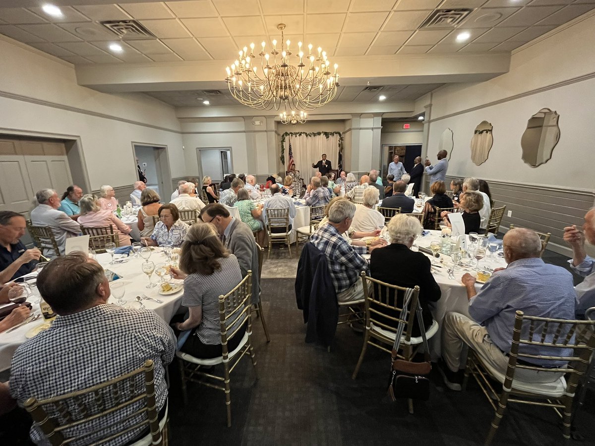 BrownforSC's tweet image. Great to be in Georgetown tonight for their County Party Dinner. Democrats across the state are fired up to retire Lindsey!