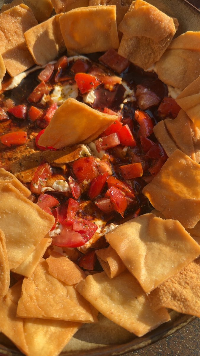 What’re your favourite foods on a snack board? Not sure what I’d choose but I love a good dip.