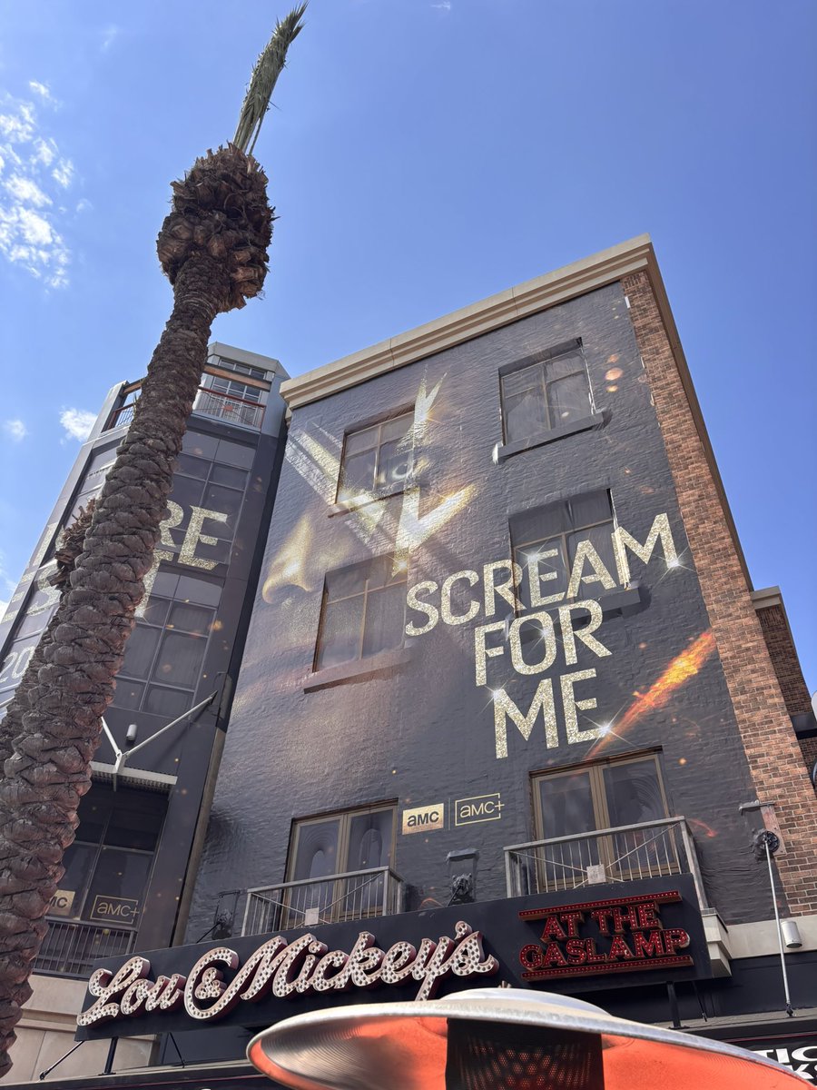 iwtvupdates's tweet image. The building wraps at #SDCC25 are complete!
via @bimbokirby