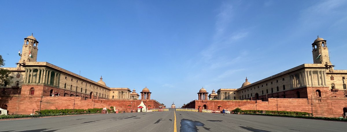 AadityaYuvraj's tweet image. Top of the morning from Raisina hills!
Jai hind 🇮🇳
