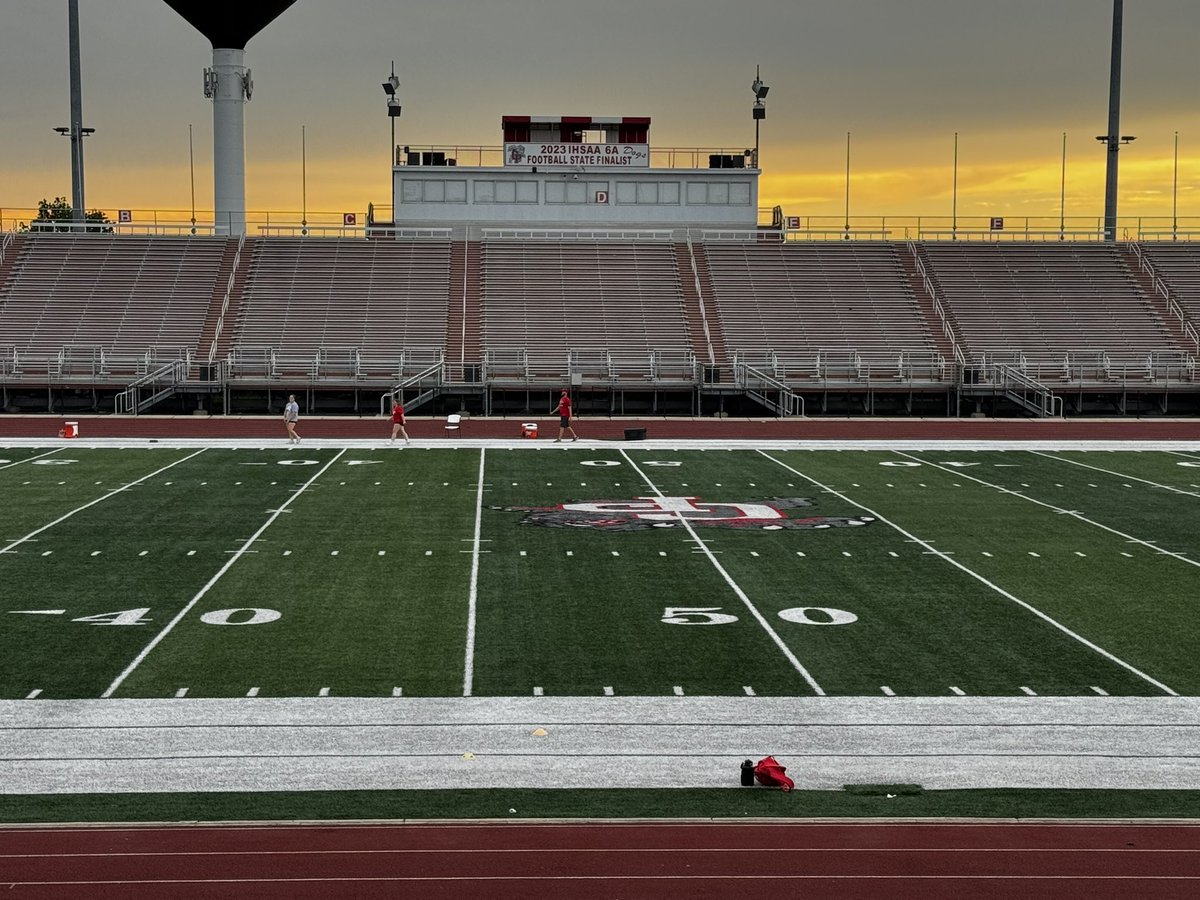 HFVikingFTBL's tweet image. Thanks for hosting us, and a great evening of competition @CPdogsfootball !