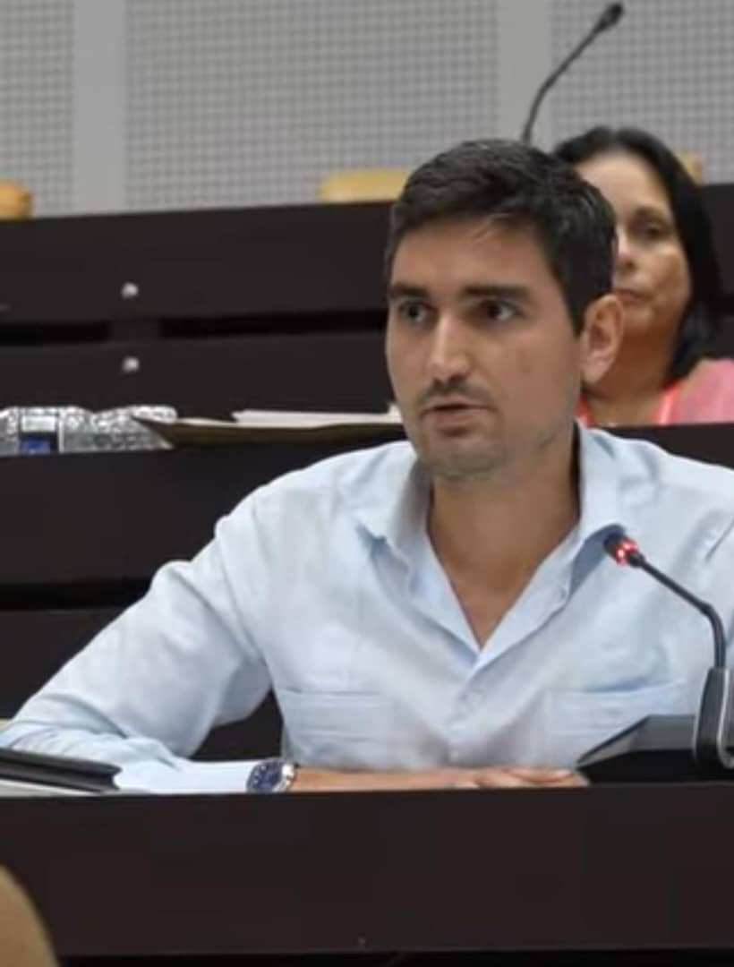 Viceministro P <a href="/MINCEX_CUBA/">MINCEX🇨🇺</a> <a href="/carluisjm/">Carlos Luis Jorge Méndez</a>  en <a href="/AsambleaCuba/">Asamblea Nacional Cuba</a> "nos hemos concentrado en mejorar el ambiente de inversión, conscientes de q los capitales fluyen hacia donde obtienen rentabilidad... no renunciamos a la inversión extranjera como estrategia clave, sin "vender el país”.