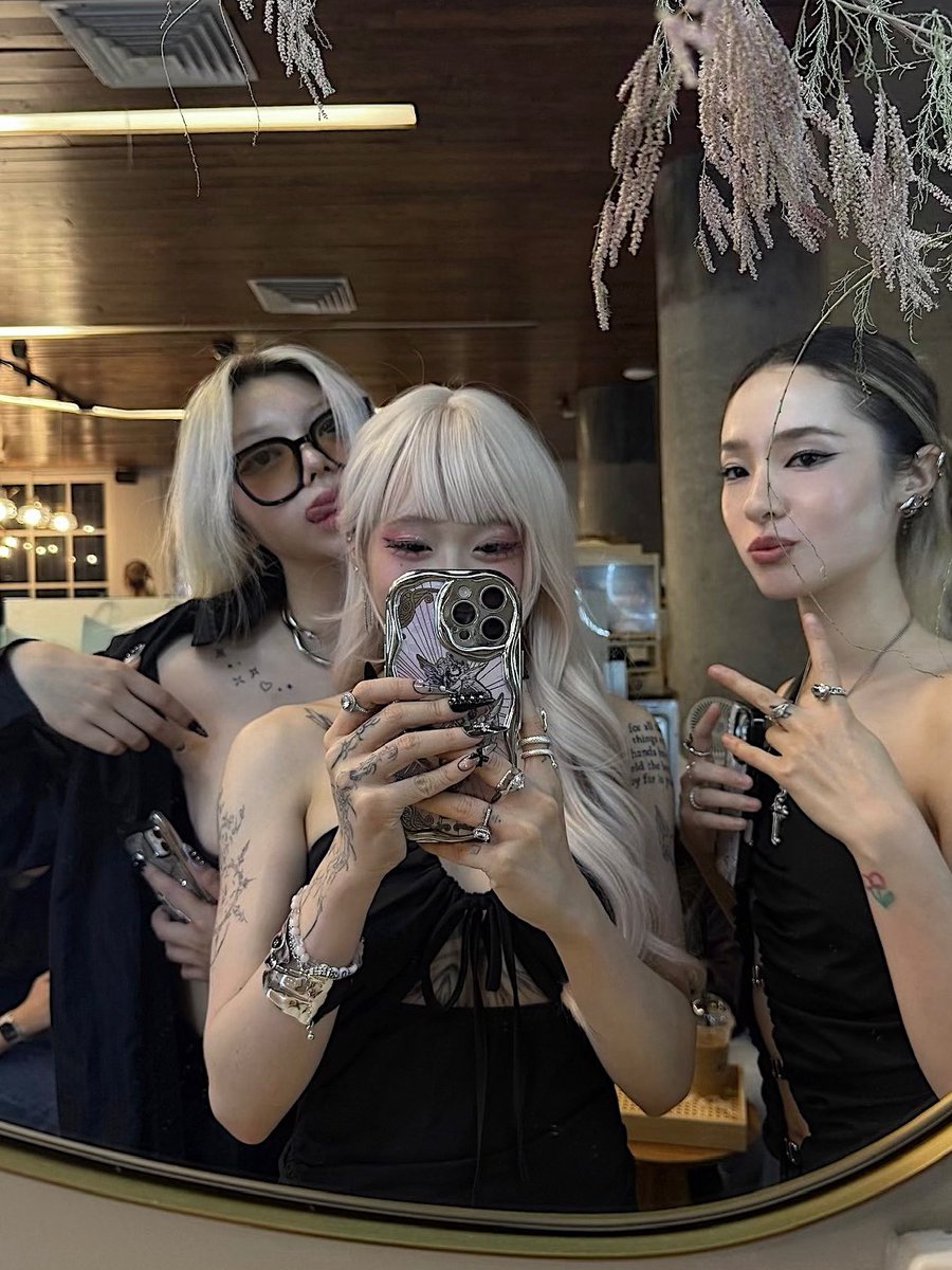 just 3 sexy viet women…