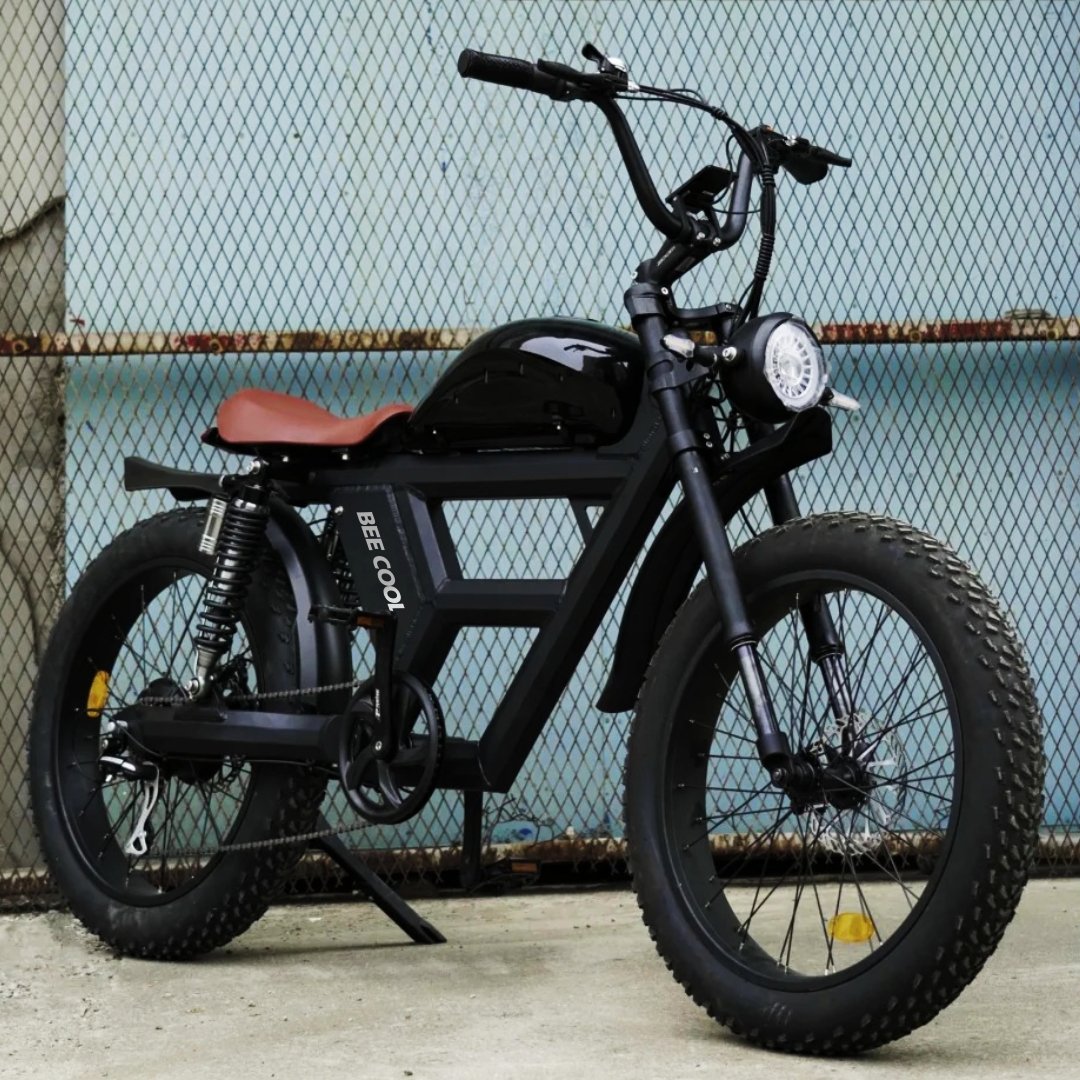 BeecoolBikes's tweet image. 😎Retro Powerhouse: Bee Challenger Steals the Show
🤟Bee Challenger delivers unbeatable range and power in a striking retro motorcycle design.
beecoolbikes.com/products/bee-c…
#BeeChallenger #RetroStyleEBike #LongRangePower #eBikePerformance #RideBeeCool