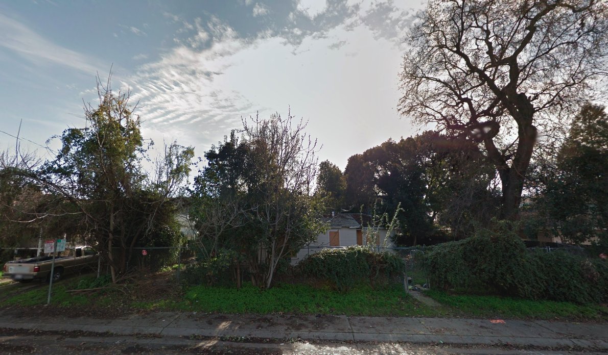 mnolangray's tweet image. A abandoned home turns into four homes in West Sacramento. (2017➡️2025)