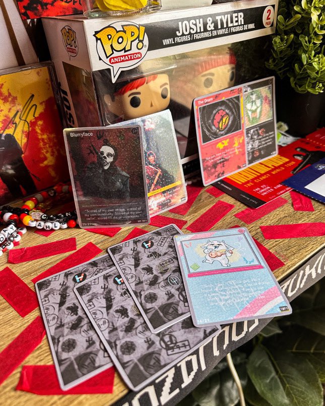 21p_tcg's tweet image. A thread of all the @21p_tcg cards so far!
These cards will be traded away as a fan project on tour, so give us a follow to know what shows we'll be at & see the rest of the cards as we post them
And please like/RT this for visibility and follow us on insta @/twentyonepilotstcg