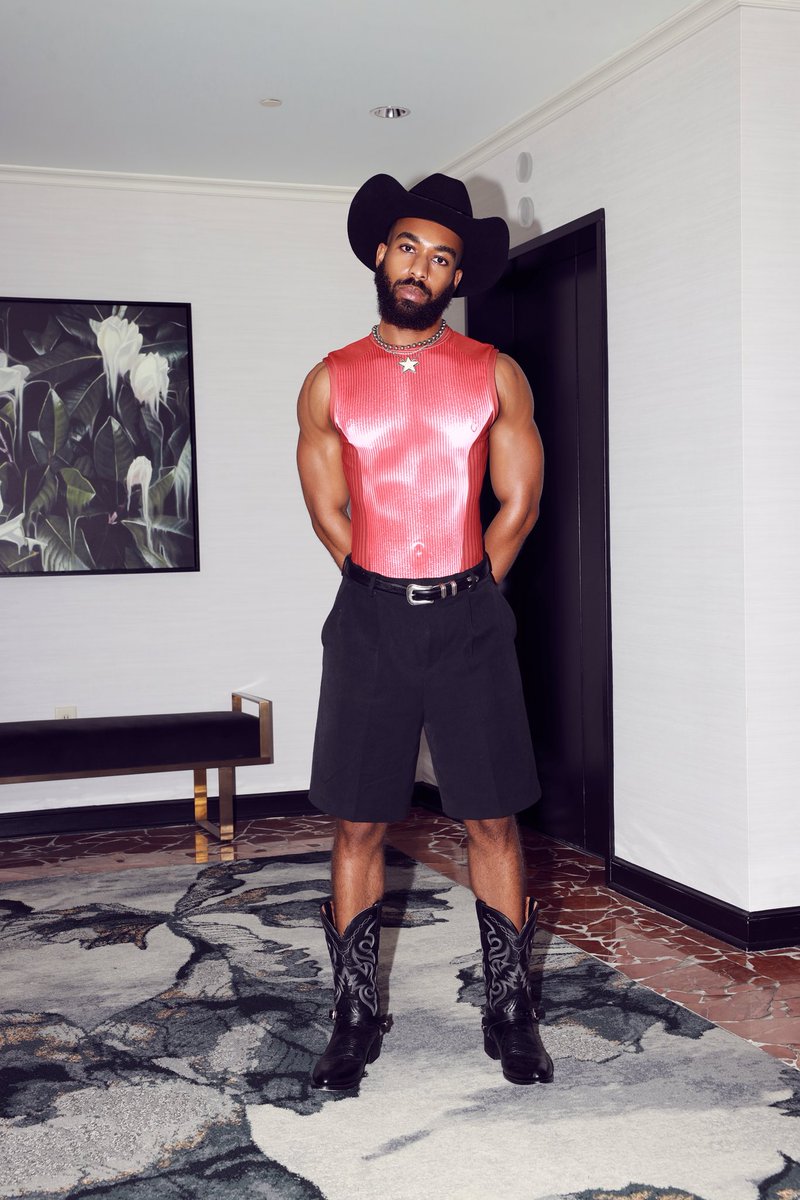 derrick_elder's tweet photo. TYRANT 🤠  

styled by me in 1/1 @Thee_Vango custom bodysuit
shot by @melbelderjr https://t.co/DBrpmU7FIb