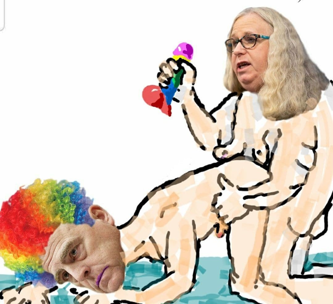 reannadilley's tweet photo. 🚨BREAKING🚨
More Trump drawings leaked to the Media!
#DoodleGate https://t.co/MQoBoHafxh