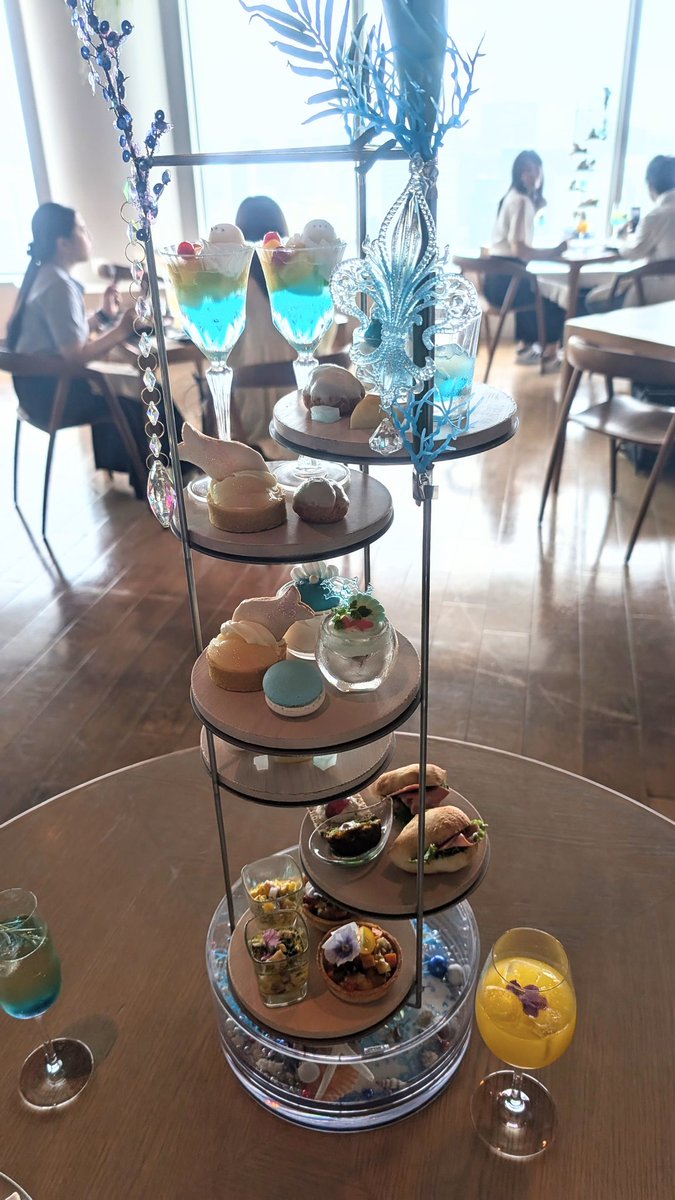 xAkimiya's tweet photo. Had afternoon tea in Roppongi last week hehe https://t.co/u72e2ZYGh3