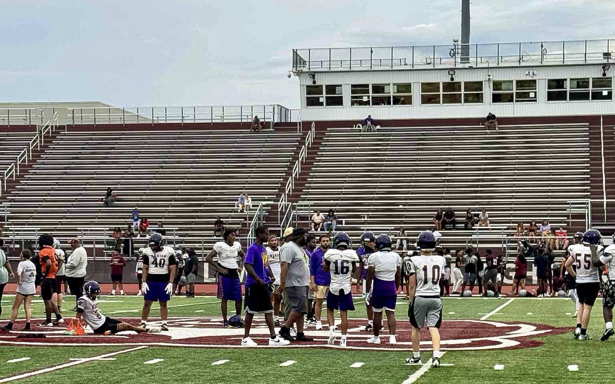 🏈The Marion Giants football team scrimmaged this past Tuesday evening at Lawrence Central High School in Indianapolis.
The Marion Giants will scrimmage at Western on Friday, August 15 @ 7:00 pm. 
(Photos provided by Coach Mitchell)
#MarionGiants #football #scrimmage #GFND