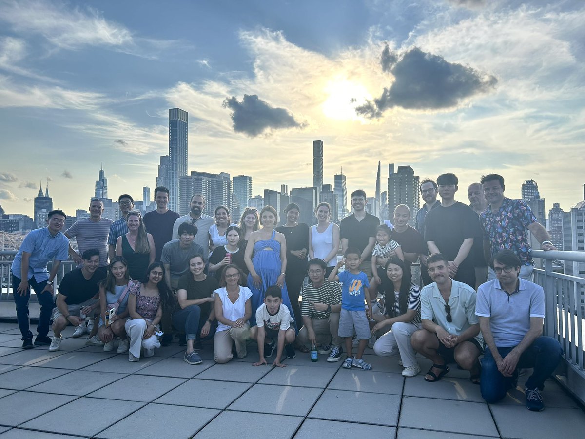 PapapetrouMDPhD's tweet image. @PapapetrouMDPhD/ Sturgeon/@Elvin_Wag /@FrancoIzzo85 /Noval labs summer party fun!
