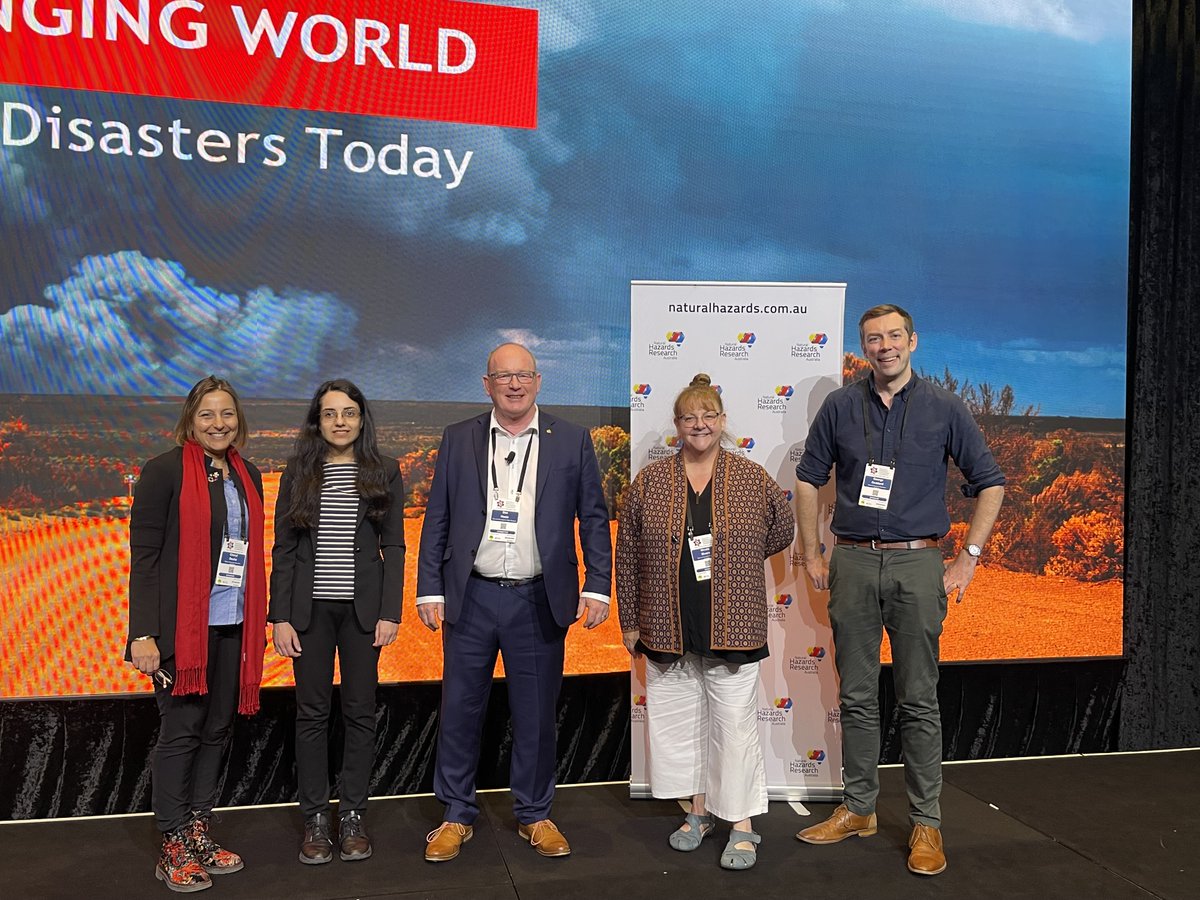 _SaraFazeli's tweet image. I had the pleasure of presenting part of my PhD research on individual decision-making during flood & bushfire evacuations at the 2025 @ANZDMC on the Gold Coast. Grateful for the great engagement and encouraging feedback I received during and after my talk @HazardsResearch @UNSW
