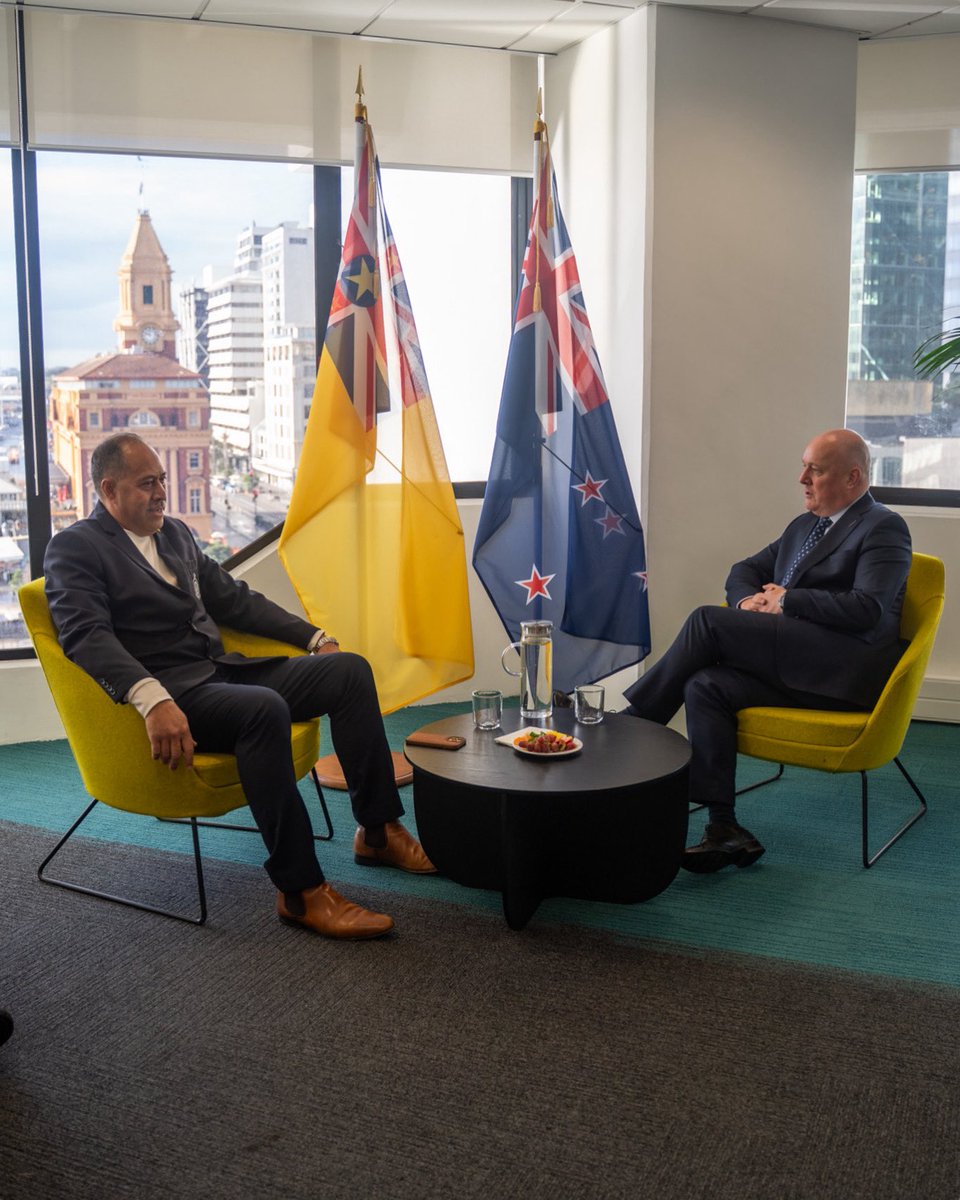 chrisluxonmp's tweet image. With our unique ties, Niue is special for New Zealand and an important part of the wider Pacific family.
It was good to catch up with Prime Minister Tagelagi while he was here in New Zealand.