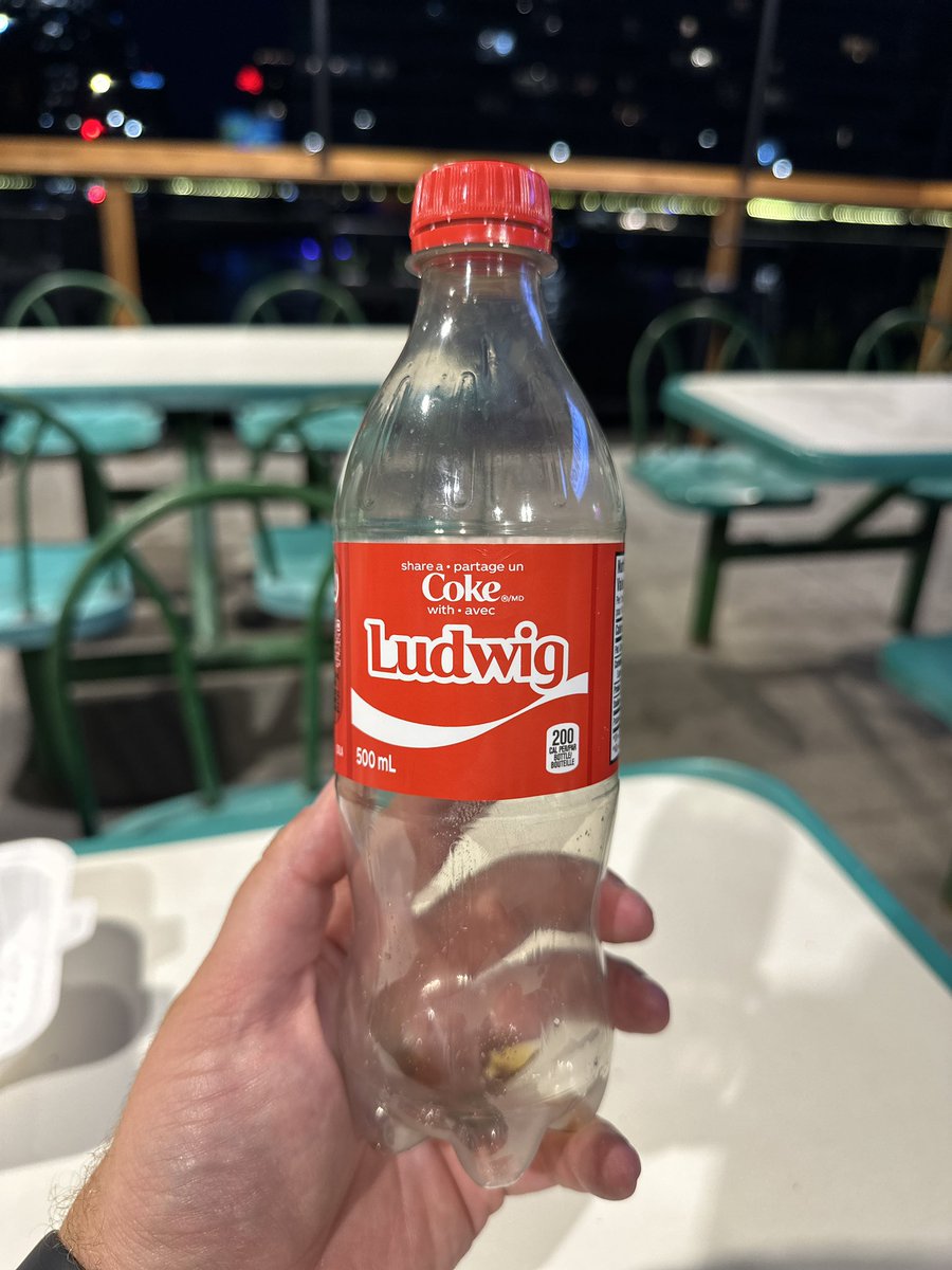 digitalfauxtog's tweet photo. A Canadian (English / French) bottle of CocaCola meant for @LudwigAhgren https://t.co/HozQO7I8IS