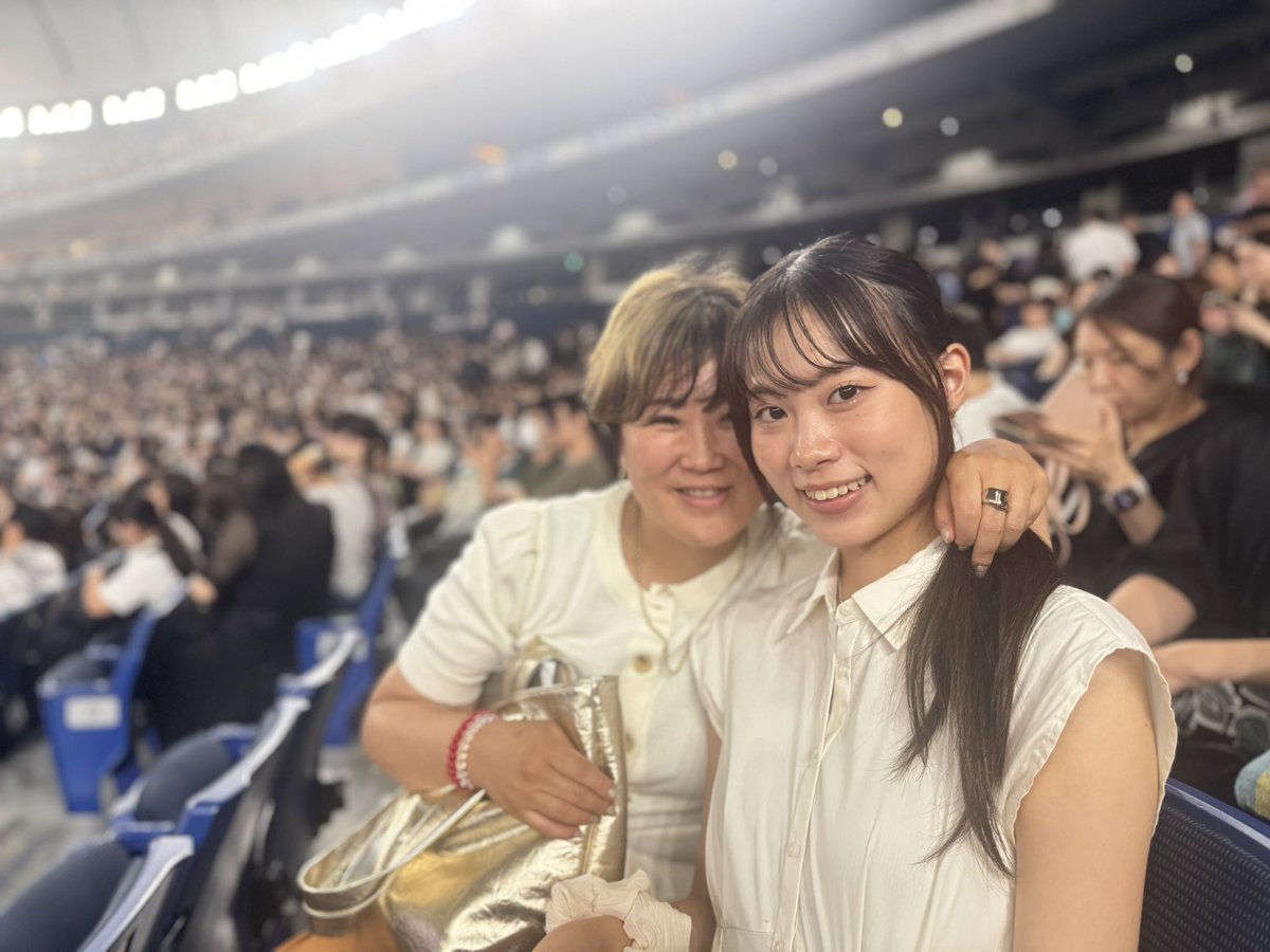 Derakie106's tweet image. 久石譲✕ロイヤル・フィル
スタジオジブリフィルムコンサート
ワールドツアーファイナル
麻衣が出演。
彼女と出逢いマネジメントしてなかったら
マエストロ久石譲さんともお会いすることなんか絶対なかった。
出逢いって本当に素晴らしい。
わたしも、かっこよく歳をとりたいな。