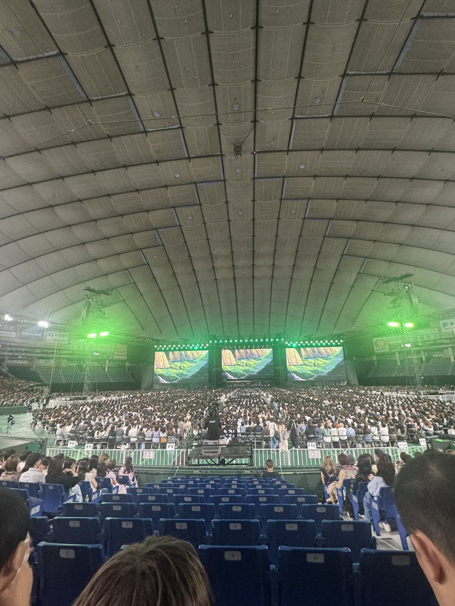 Derakie106's tweet image. 久石譲✕ロイヤル・フィル
スタジオジブリフィルムコンサート
ワールドツアーファイナル
麻衣が出演。
彼女と出逢いマネジメントしてなかったら
マエストロ久石譲さんともお会いすることなんか絶対なかった。
出逢いって本当に素晴らしい。
わたしも、かっこよく歳をとりたいな。