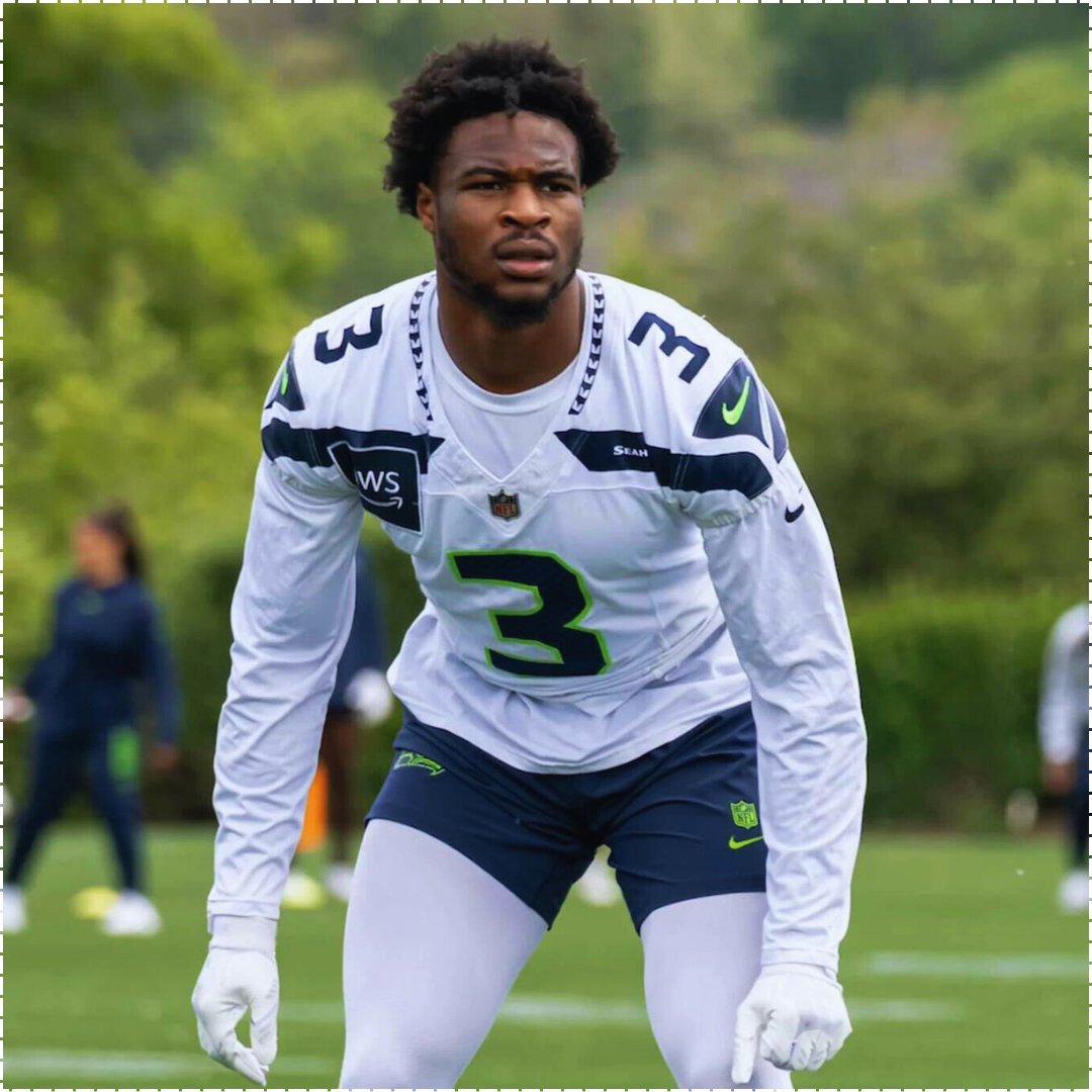 MySportsUpdate's tweet photo. The #Seahawks have given in — they’re signing No. 35 pick S Nick Emmanwori to a fully guaranteed 4-year, $11.588M rookie contract, per @AdamSchefter. This means the first three picks of the 2nd-round have gotten fully-guaranteed contracts, which has never happened before in NFL history.