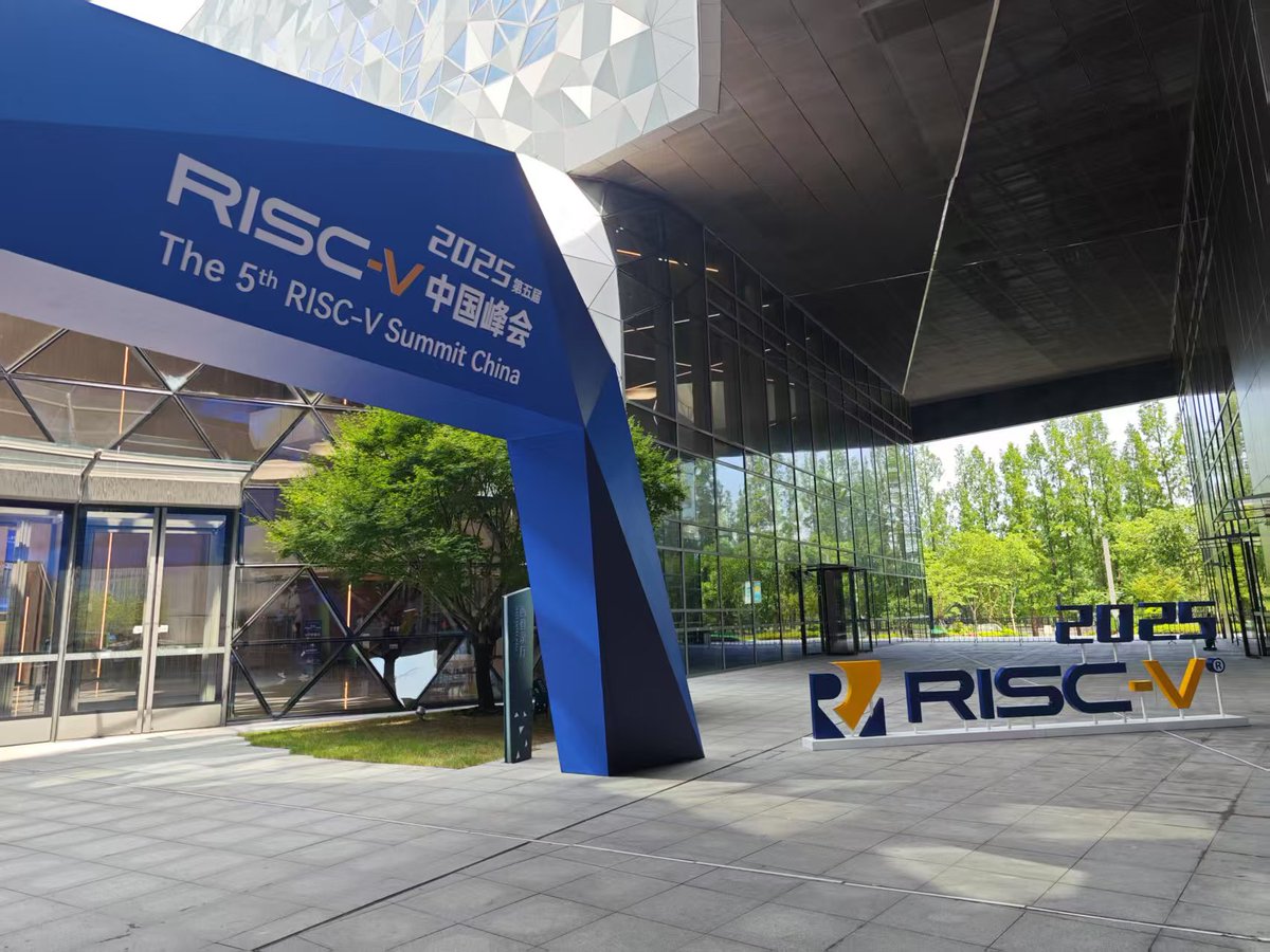 SipeedIO's tweet image. Visiting RISC-V Submit China ! #RVSC
More powerful RISCV chips coming out this year, 2 of them even outperforming the RK3588 !
#RISCV chip is catching up, just waiting for software ecosystem ...