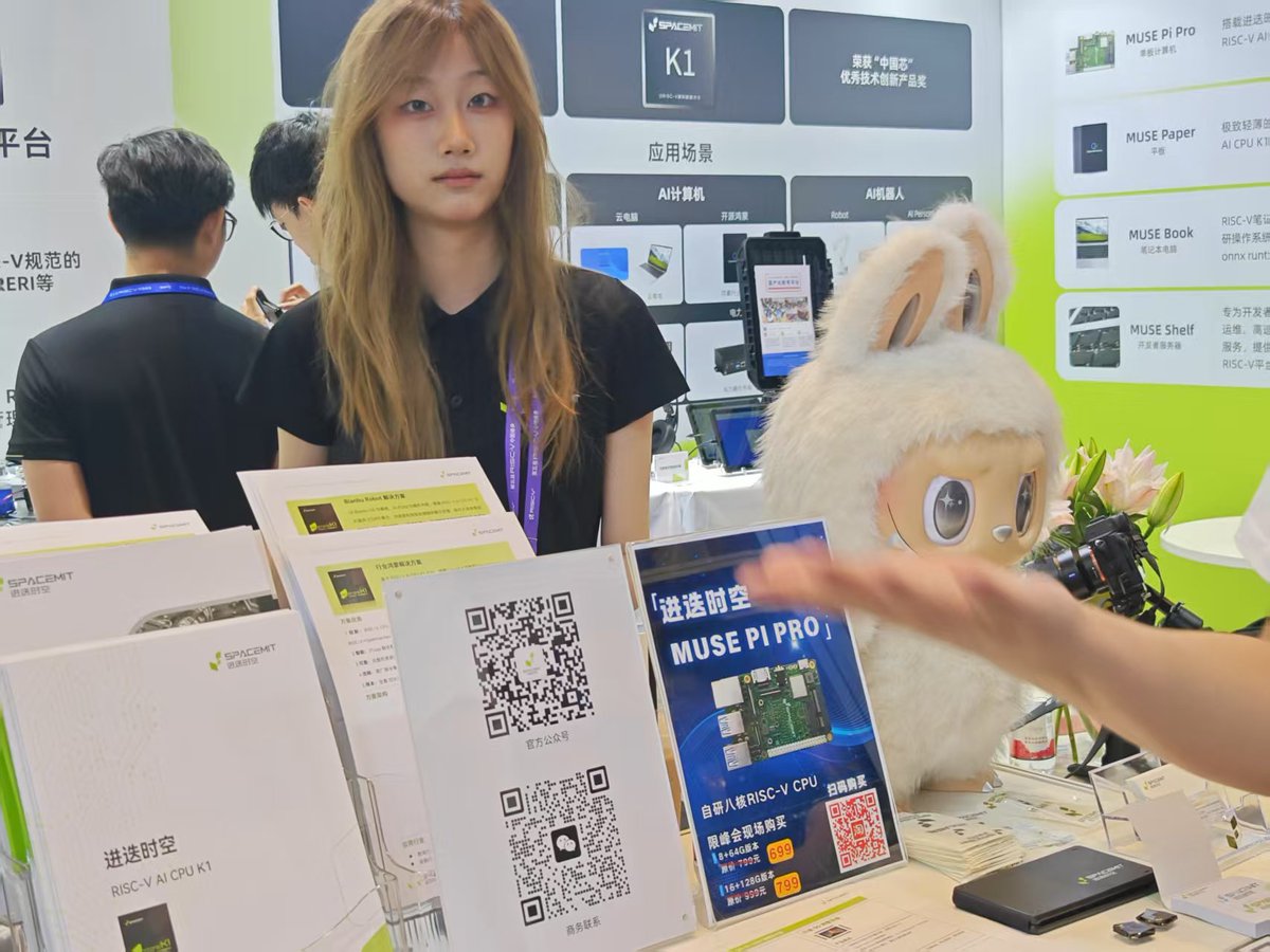 SipeedIO's tweet image. Visiting RISC-V Submit China ! #RVSC
More powerful RISCV chips coming out this year, 2 of them even outperforming the RK3588 !
#RISCV chip is catching up, just waiting for software ecosystem ...