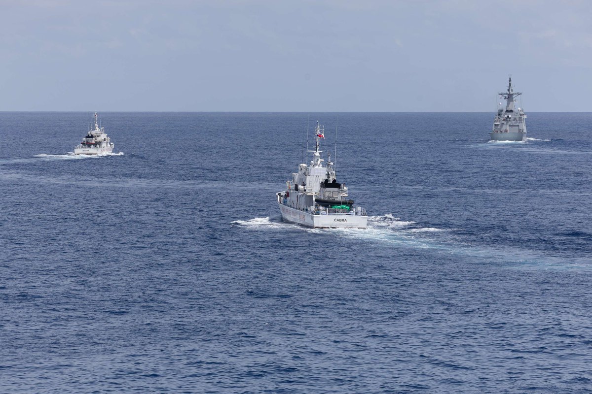 US7thFleet's tweet image. The U.S. Navy and Armed Forces of the Philippines conducted a bilateral Maritime Cooperative Activity within the Philippines’ EEZ, demonstrating a collective commitment to strengthening cooperation in support of a free and open Indo-Pacific.
Read more: ow.ly/G9vc50WrBm5