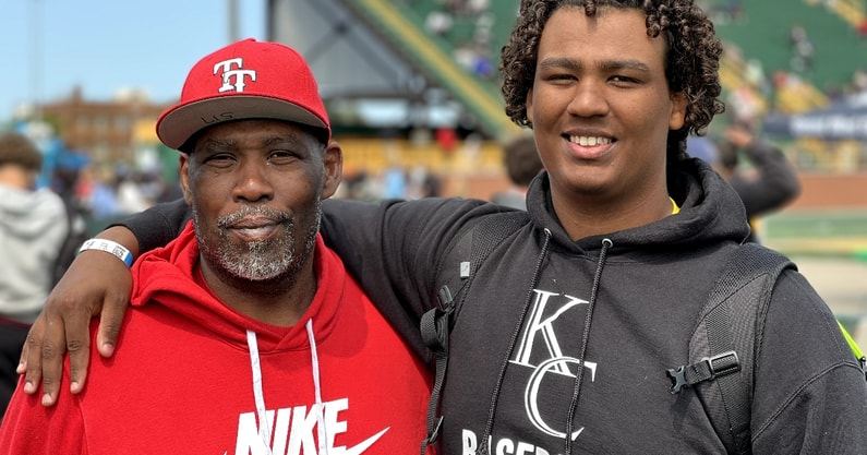 thevandalorian's tweet photo. Five days after #Mizzou received the commitment of Khalief Canty Jr., the Tigers turned their attention to another Michigan lineman. 

Jack Abercrombie offered Class of 2027 four-star offensive tackle Dewey Young, who wants to visit soon: https://t.co/wa0IgE7jPG https://t.co/SYPAFHNwKX