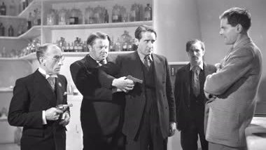 #ThrillerThursday - BULLDOG DRUMMOND AT BAY (1947) - While vacationing in his homeland of England, British war vet-turned troubleshooter #RonRandell matches wits with sneaky diamond thieves who who to smuggle their loot over to mainland Europe! youtube.com/watch?v=GlCO_y…