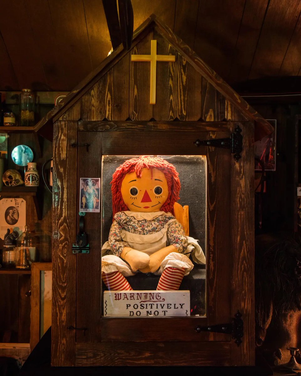 ChrisBoresIG's tweet image. Annabelle is indeed evil but I know what else needs to be put in a box like this...
Darkness comes swiftly.
What comes next?