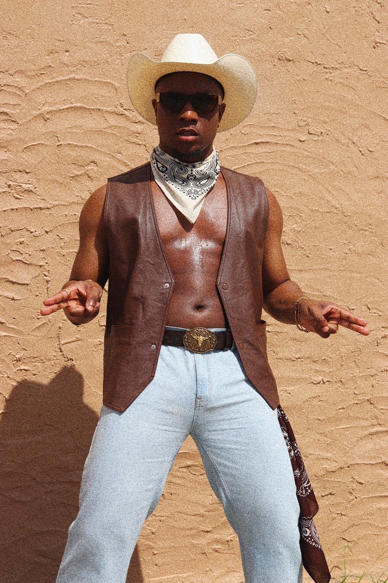 thereal_lbw's tweet photo. COWBOY ★ WIINSTON https://t.co/uR91zT5F4h